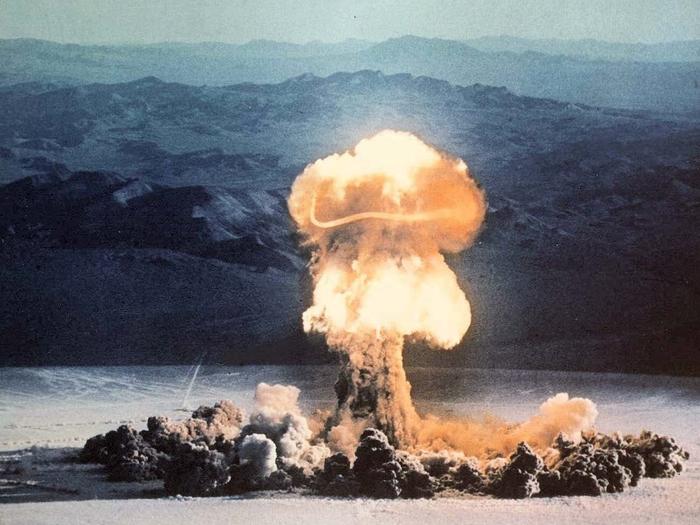 1957年，美国军方在内华达州进行了名为“普伦伯行动”（Operation Plumbbob）的系列核试验 图自：美国能源部
